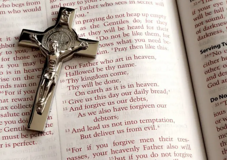 rosary and bible image